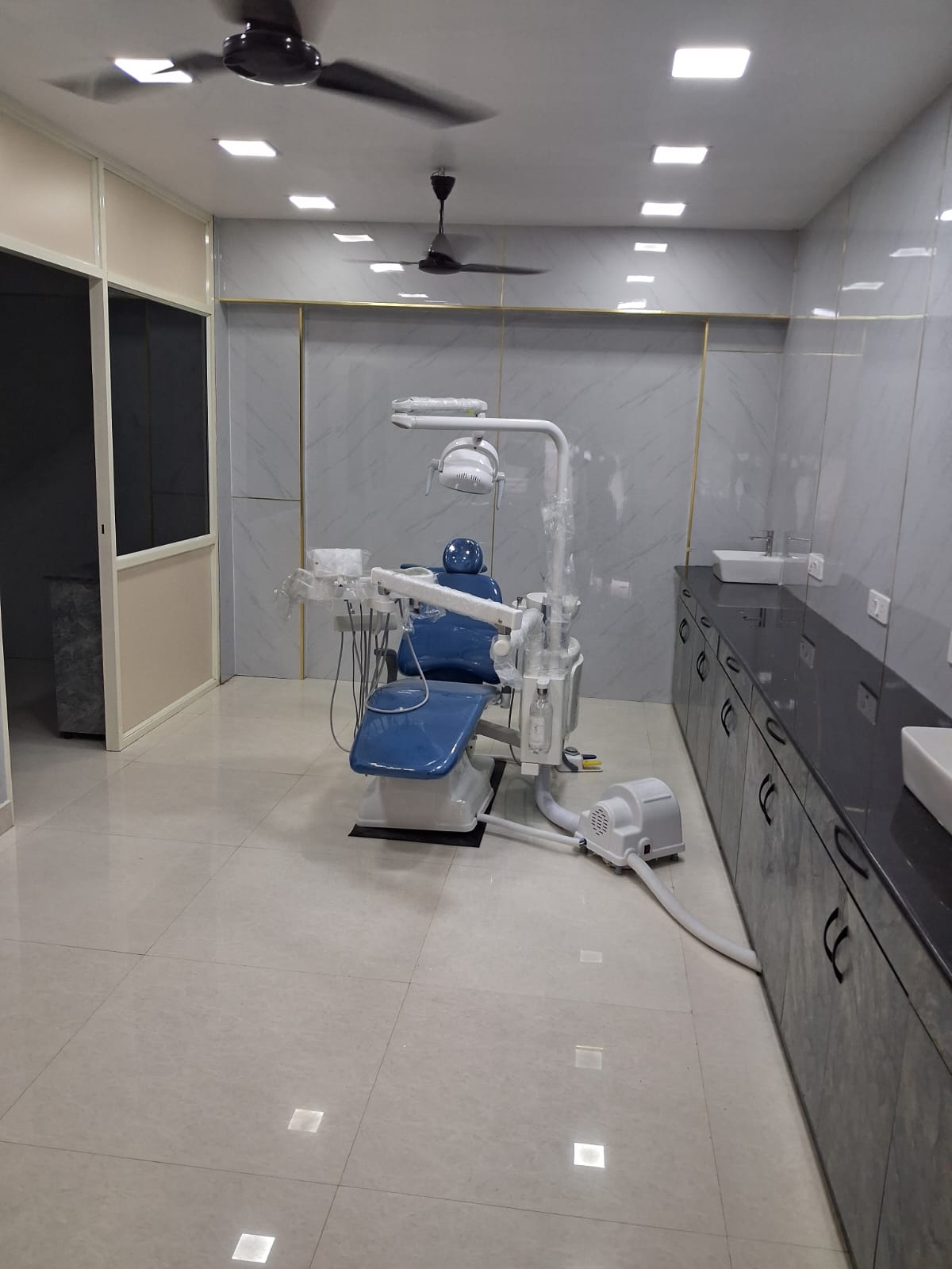 Modern dental chair and treatment room inside Sankar Dental Hospital Eluru